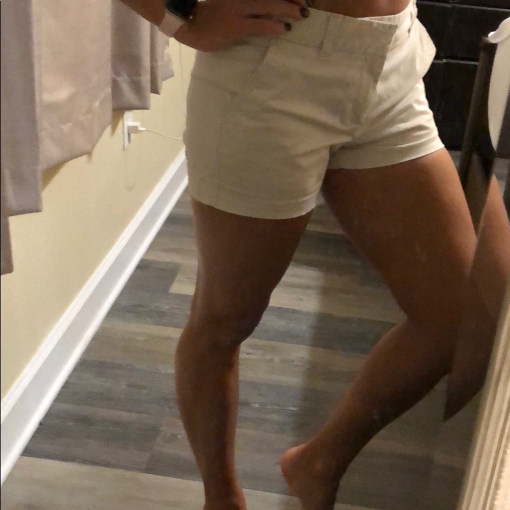 Gap khaki shorts